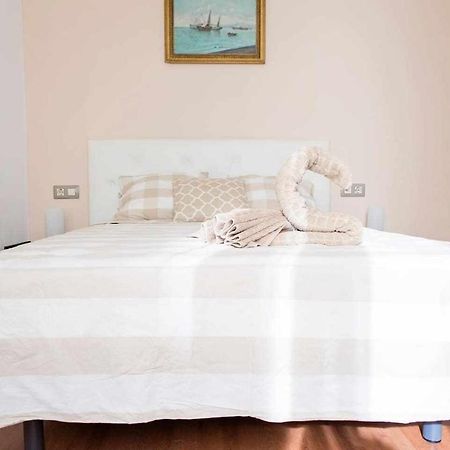 Where You Want To Be Acogedor Piso En El Centro Malaga Bagian luar foto