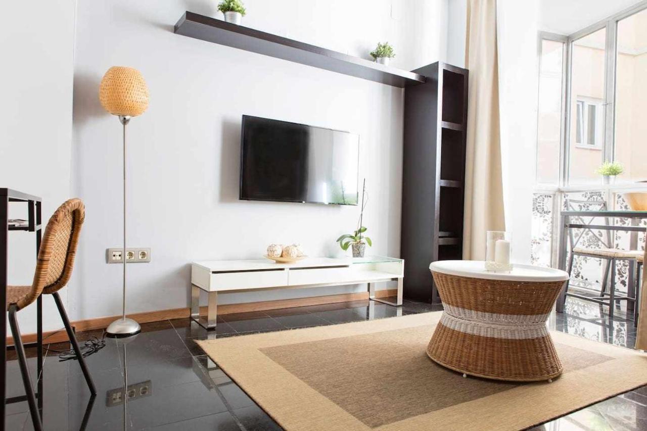 Where You Want To Be Acogedor Piso En El Centro Malaga Bagian luar foto